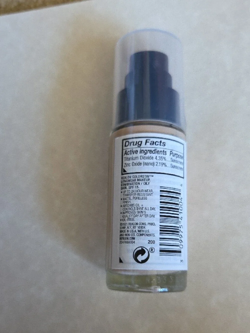 Revlon ColorStay Liquid Foundation Makeup, Matte Finish, Combination/Oily Skin